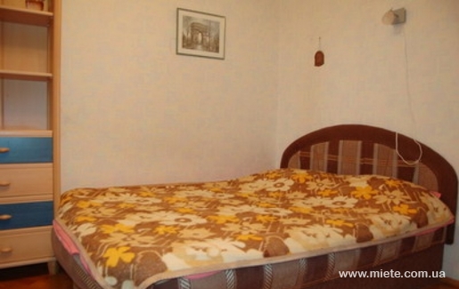 Квартира посуточно по ул. Мельникова, 49 (Киев)