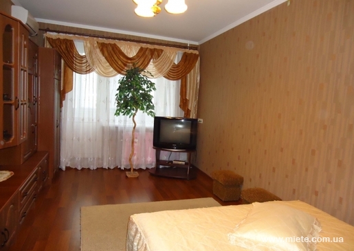 Квартира посуточно по ул. Кравчука, 22 (Луцк)