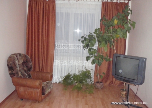 Квартира посуточно по ул. Черняка, 18 (Ровно)
