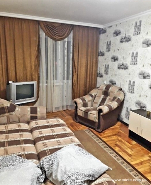 Квартира посуточно по ул. Лахтинская, 15 (Запорожье)