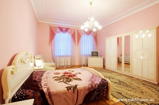 Квартира посуточно по ул. Снопковская, 4 (Львов)