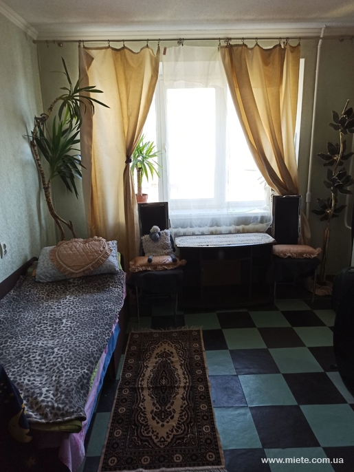 Квартира посуточно по ул. Василия Сухомлинского, 48 (Днепр)