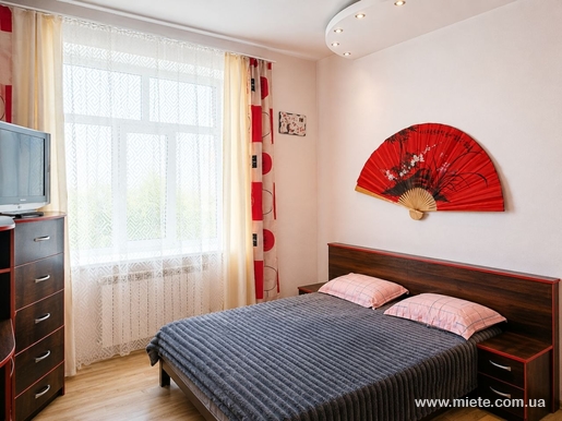 Квартира посуточно по ул. Артинова, 1 (Винница)