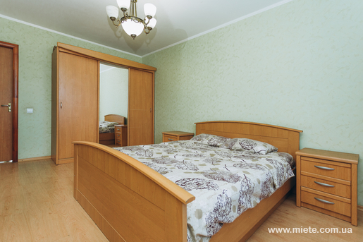 Квартира посуточно по ул. Иллинская, 10 (Сумы)