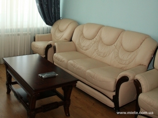 Квартира посуточно по ул. Дмитриевская, 2 (Киев)