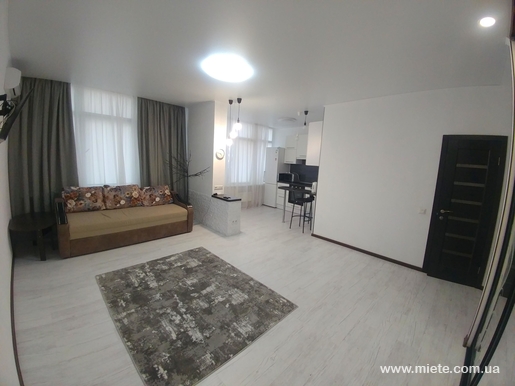 Квартира подобово по вул. Каманіна, 16 (Одеса)