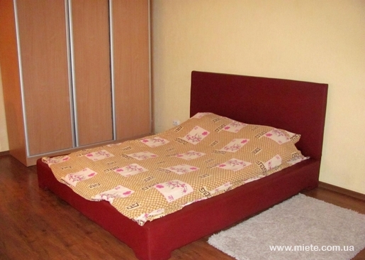 Квартира посуточно по ул. Демёхина, 18 (Луганск)