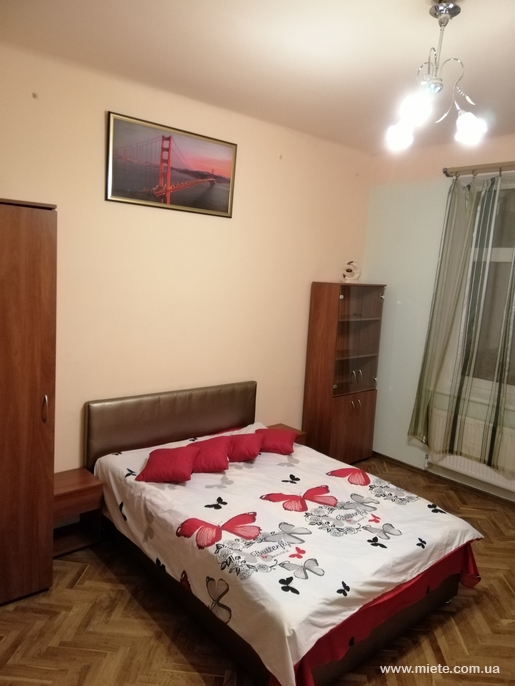 Квартира посуточно по ул. Героев УПА, 28 (Львов)