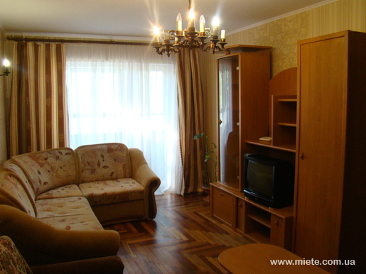 Квартира подобово по вул. Фортечна, 5 (Запоріжжя)