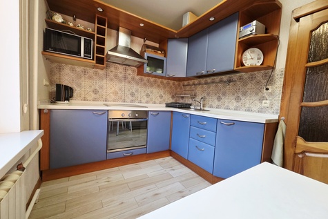 3к кв, Академгородок, рядом метро (Киев)