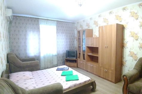 В 2 мин. от метро Минская (Киев)