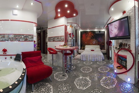 Романтичная VIP студия с джакузи (Киев)