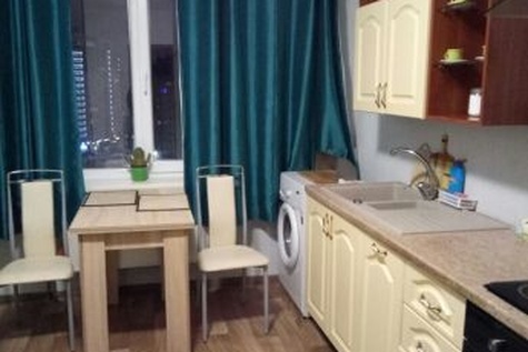 Уютная однокомнатная на Позняках (Киев)