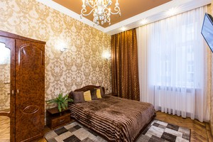 Здам подобово свою 2-х кімнатну квартиру в центрі Львова