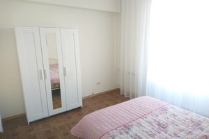 Сдам 2-комнатную квартиру в центре на Петропавловской