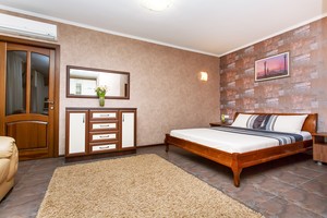 2-х кімнатна квартира, центр Чернігова, звітні документи
