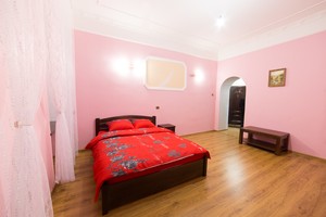 Затишна квартира в центрі Львова подобово від власника