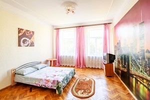 Однокімнатна квартира в старому центрі Львова
