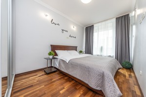 Двухкомнатный люкс в центре столицы, рядом Гулливер, метро Кловская