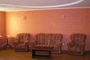 2-х кімн. квартира в центрі Луганська подобово