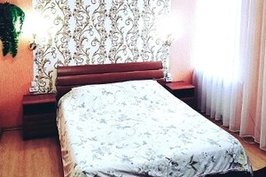 Однушка в самом центре Полтавы, театр Гоголя, Медакадемия