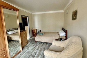 1-комнатная квартира возле метро Дарница