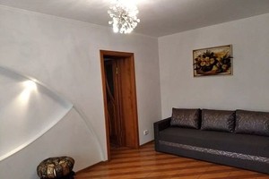 Двухкомнатная в центре возле Соборного парка