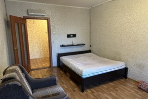 Подобово оренда 1к квартири на Позняках