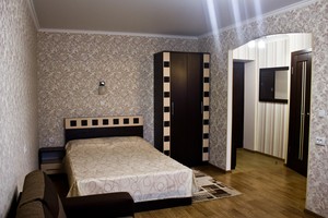 Затишна однокімнатна квартира на Дзержинці