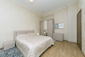Апартаменты в центре, метро Золотые Ворота, Университет