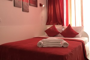 Люкс студио посуточно в центре Чернигова, новый дом