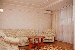 Посуточно 3-х комн. квартира в центре Киева