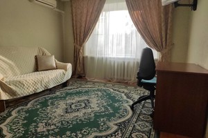 Однокімнатна квартира в центрі поруч з центральним парком