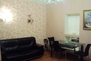 Сдам посуточно квартиру в центре Одессы 3-комнаты