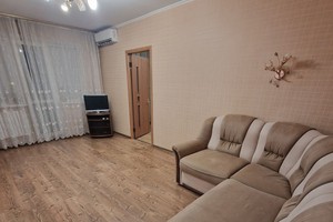 2 комн квартира на Слобожанском проспекте, левый берег