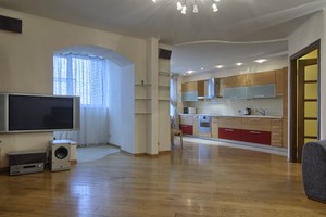 Двухкомнатная квартира на Новопечерских Липках