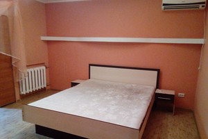 Квартира 2-х комнатная на Левом берегу в тихом месте