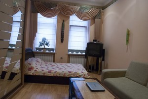 1-но кімнатна квартира в 10 хв. пішки від центру