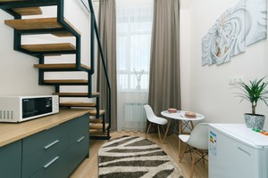 Двухуровневая квартира для проживания 2 гостей возле метро Берестейская