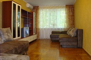 Просторная трехкомнатная квартира в Аркадии