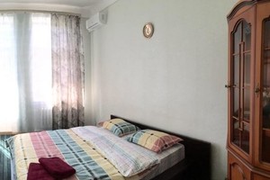 Трикімнатна квартира в центрі Києва біля Бессарабського ринку