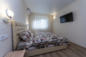 2 кімн люкс квартира, метро Харківська 2 хв пішки