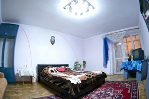 Квартира посуточно  в 25-ти мин. ходьбы от центра