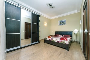 Подобова оренда 2-х кімнатної квартири в центрі Києва