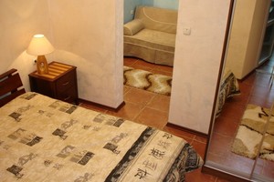 Сдам в центре Ялты квартиру со своим двором
