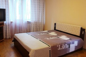 3-х комнатная квартира возле метро КПИ, Шулявка