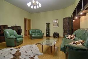 Шикарная трёхкомнатная в самом центре Киева