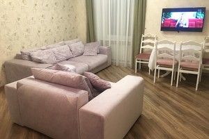VIP 2-комнатная квартира возле метро Печерская, рядом Гулливер