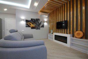 2-х кімнатна квартира, центр, панорамні вікна, метро поруч