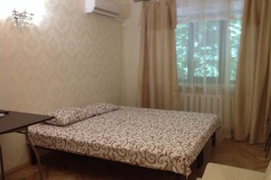 Однокомнатная квартира на Печерском спуске посуточно